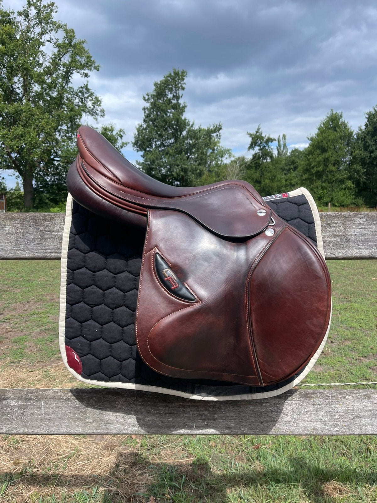 Springzadel Erreplus CA 18 inch, Dieren en Toebehoren, Paarden en Pony's | Zadels, Ophalen, Zo goed als nieuw, Erreplus