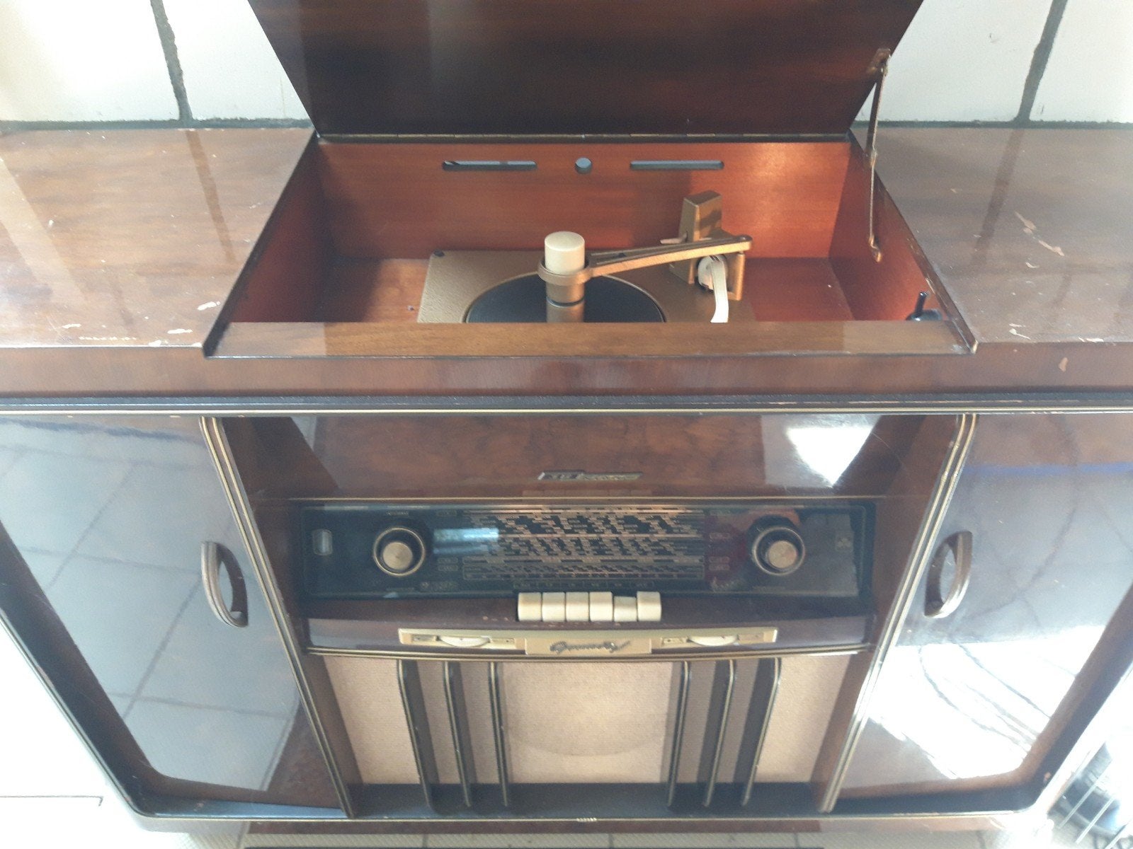 Te koop radio met platendraaier., Enlèvement