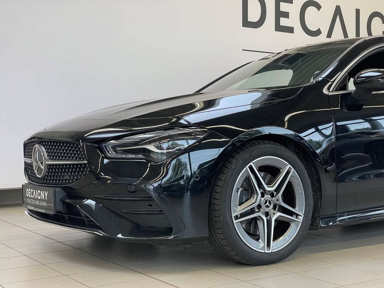 Mercedes-Benz CLA 200 Shooting Brake 1.3i AMG-Line *Camera*, Auto's, Mercedes-Benz, CLA, 4 cilinders, 0 kg, USB