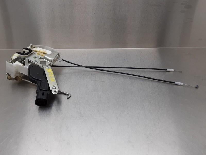 SERRURE DE PORTE RODS ARRIÈRE GAUCHE Suzuki Alto (GF), Utilisé, Suzuki