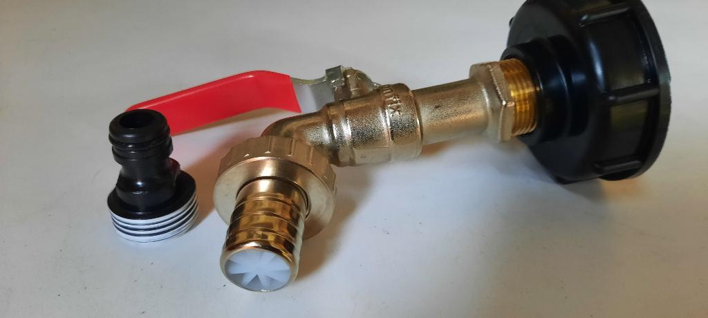 3/4 kraan met 2" wartel  voor IBC s nieuw 28 euro, Tuin en Terras, Nieuw, Ophalen of Verzenden, Frank.tradinglink.maurits@gmail.com