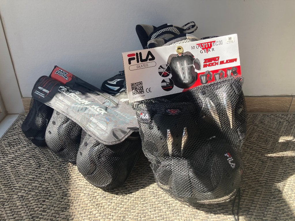 Patins à roulettes Fila + protections, Autres marques, Rollers 4 roues en ligne, Enlèvement ou Envoi, Femmes