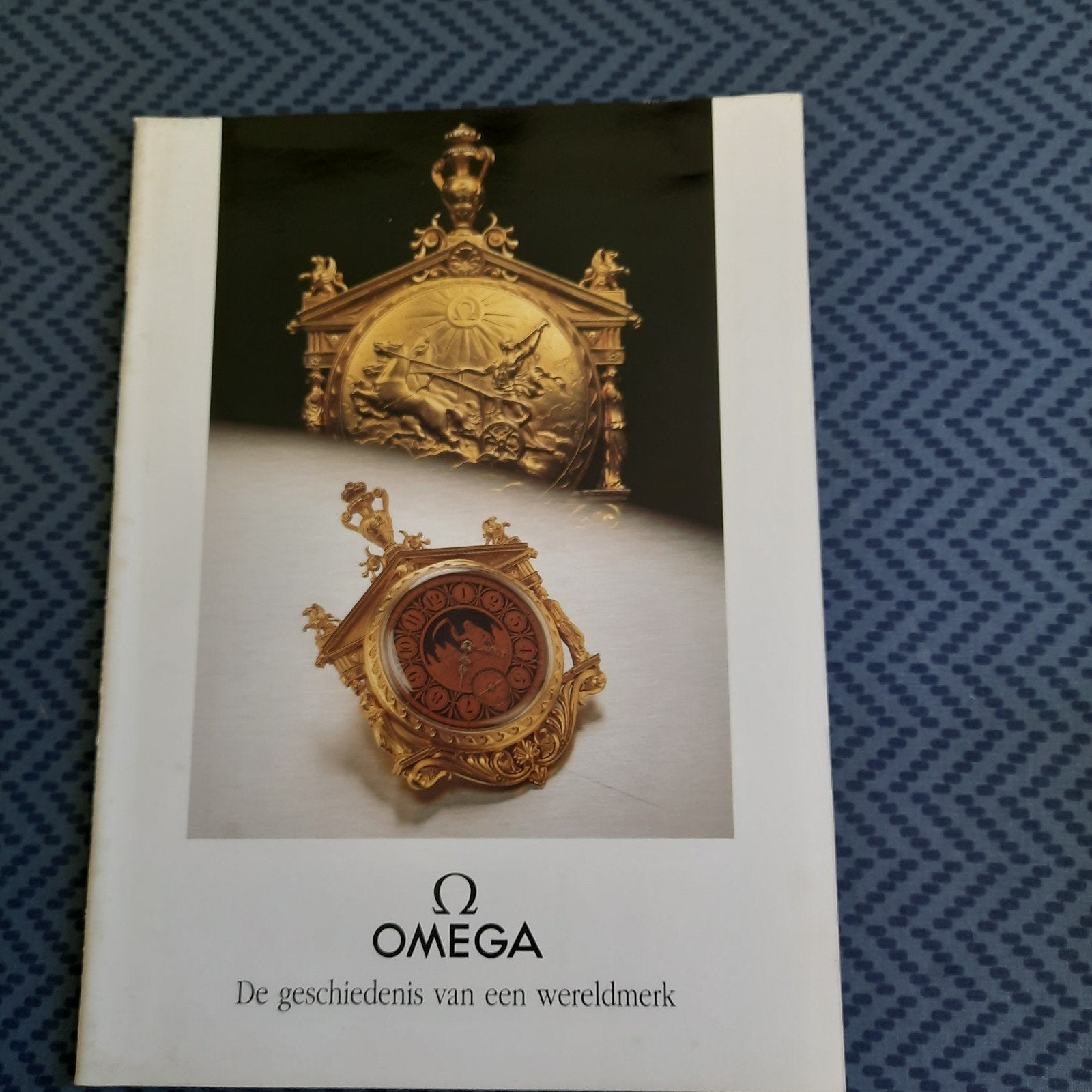 OMEGA * VINTAGE : CATALOGUE ET HISTOIRE * AU TOP ! *, Livres, Catalogues & Dépliants, Comme neuf, Catalogue, Enlèvement