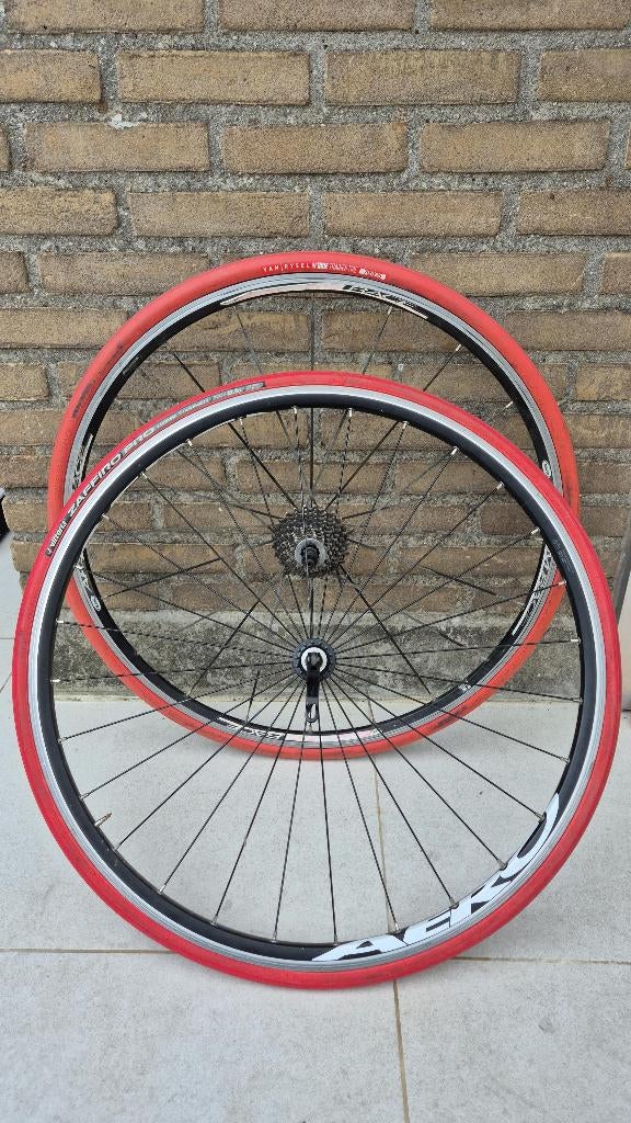 wielen Racefiets voor en achter met  cassette 9 speed, Fietsen en Brommers, Fietsonderdelen, Ophalen, Titanium, Overige typen