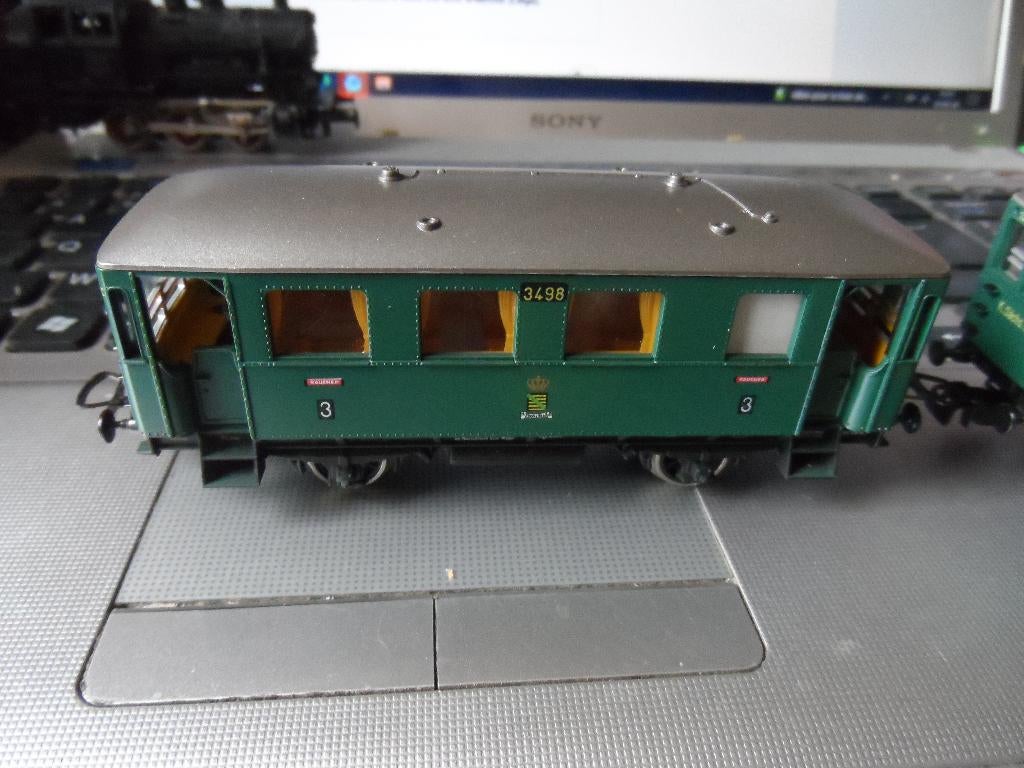 PIKO deux wagons 3497 - 3498 K. Sachs Sts E.B. En état..., Analogique, Enlèvement ou Envoi, Wagon, Courant continu ou Courant alternatif