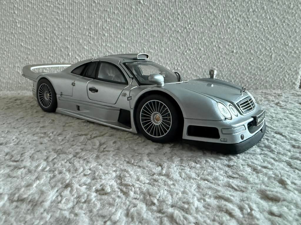 Mercedes CLK GTR Strassenversion (Maisto), Enlèvement ou Envoi, Comme neuf, Maisto