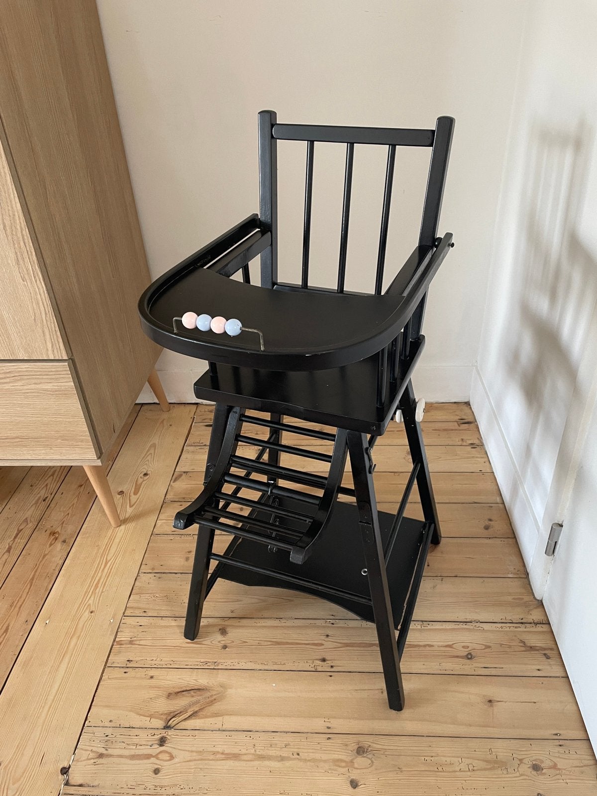 Combelle - Hoge kinderstoel van hout - zwart, Kinderen en Baby's, Ophalen, Gebruikt