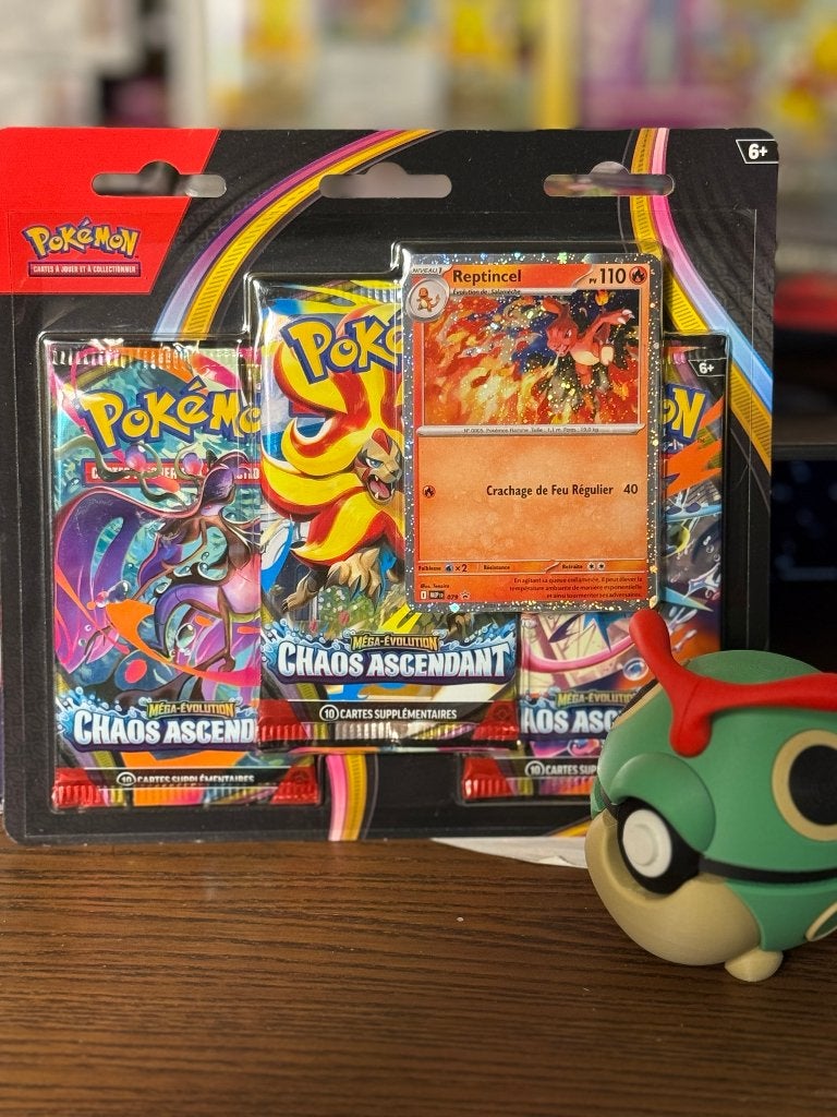Tri-pack Pokemon Chaos Ascendant + Poke Ball 3D Chenipan, Enlèvement ou Envoi, Neuf, Autres types
