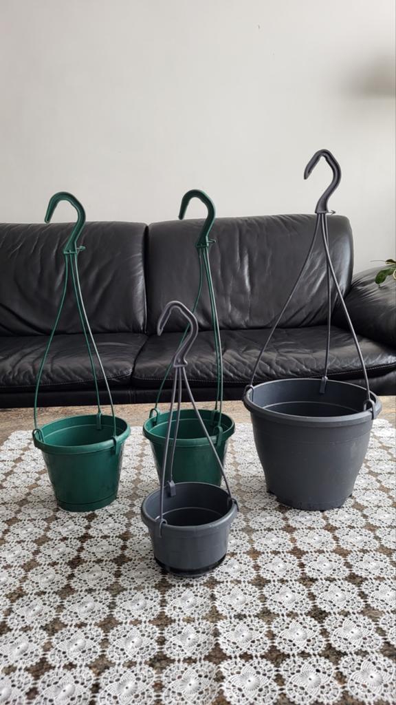 Pots de fleurs suspendus, Enlèvement ou Envoi