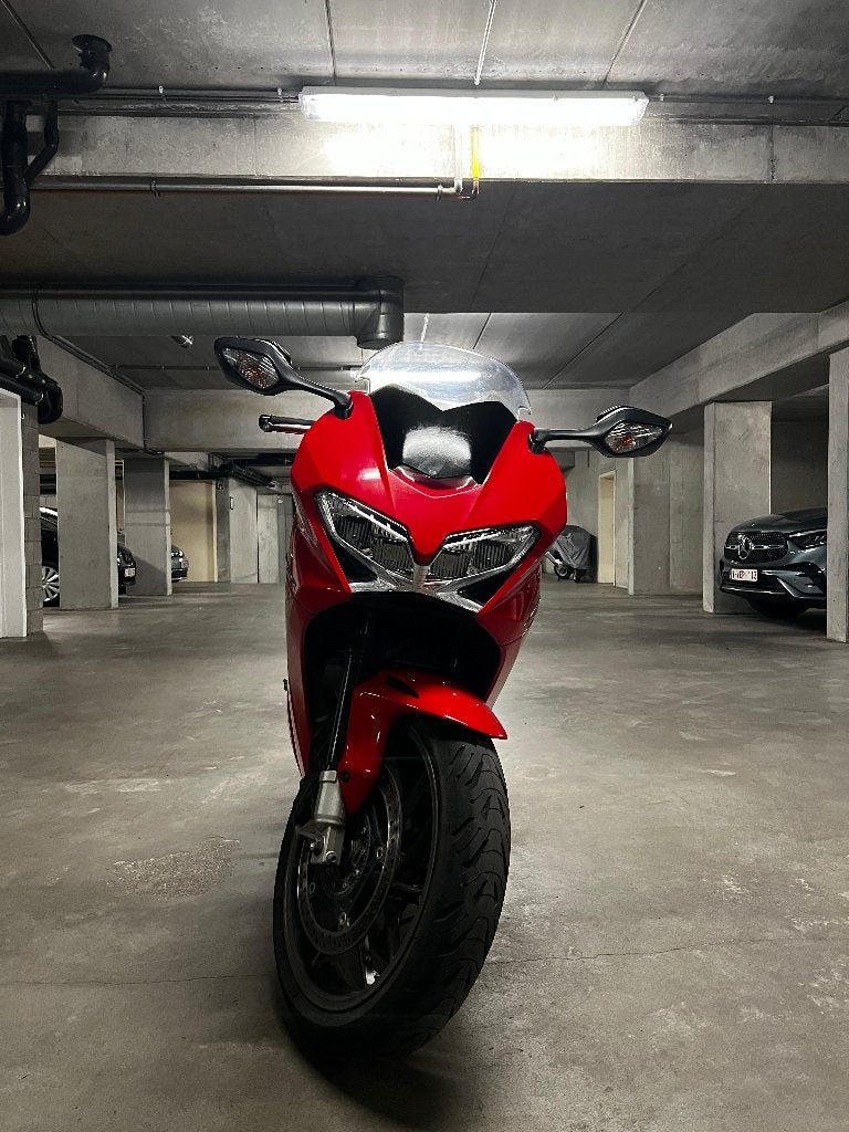 HONDA VFR 800f, Motos, Motos | Honda, Particulier, Tourisme, plus de 35 kW, 4 cylindres, Permis Moto A, ABS, Poignées chauffantes