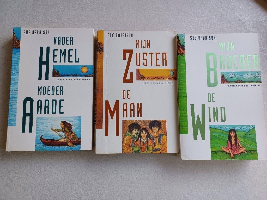 Vader Hemel Moeder Aarde trilogie, Ophalen of Verzenden, Gelezen, Sue Harrison