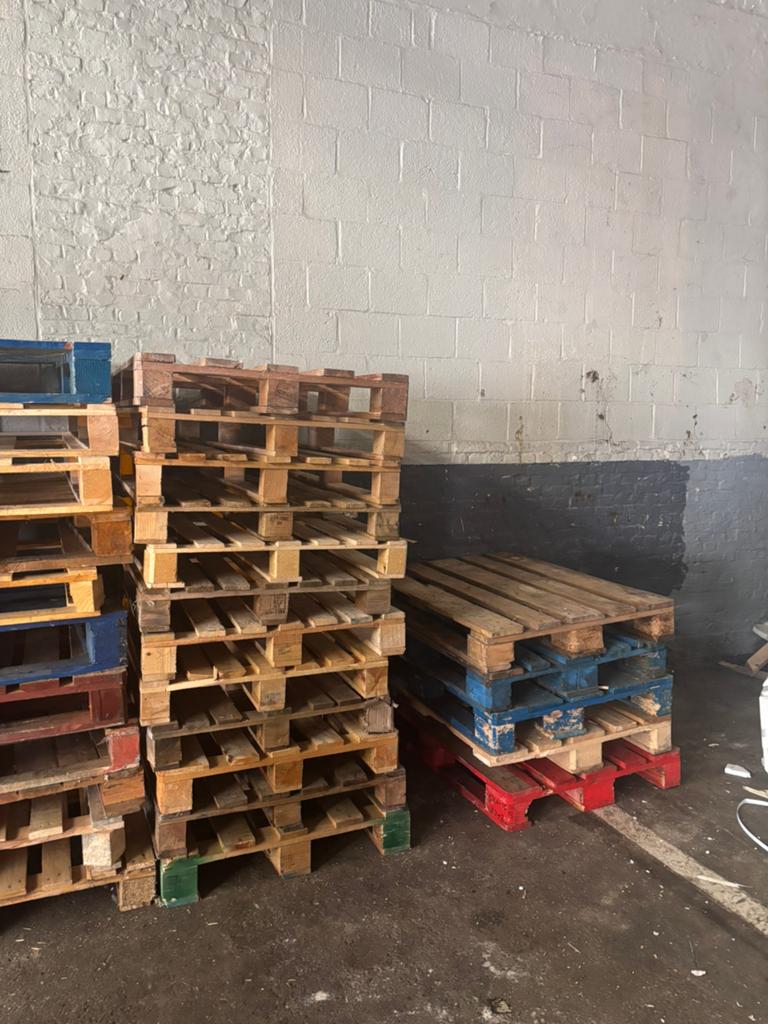 Palette Non euro 5€ a recuperer sur Anvers, Enlèvement ou Envoi, Comme neuf, Palette