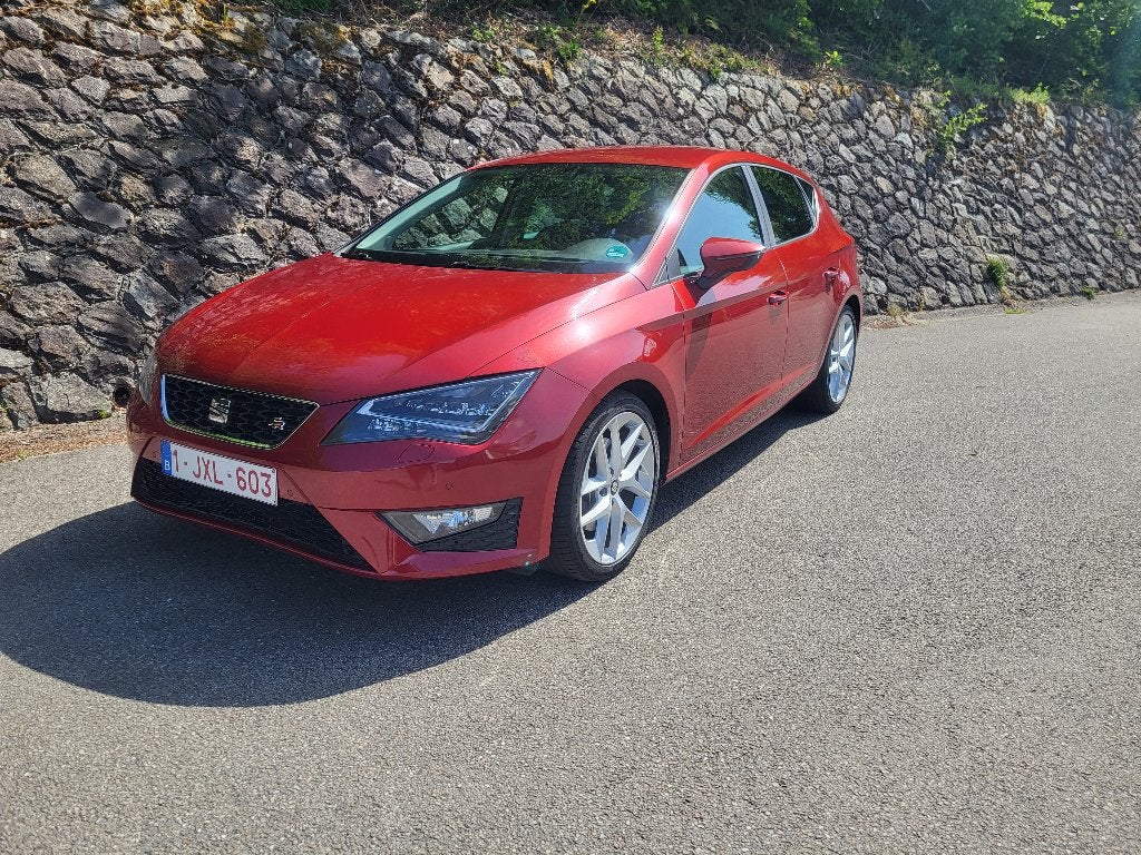 Seat Leon 1,4 FR Cuire 143,000km, Achat, 4 portes, Entretenue par le concessionnaire, Noir