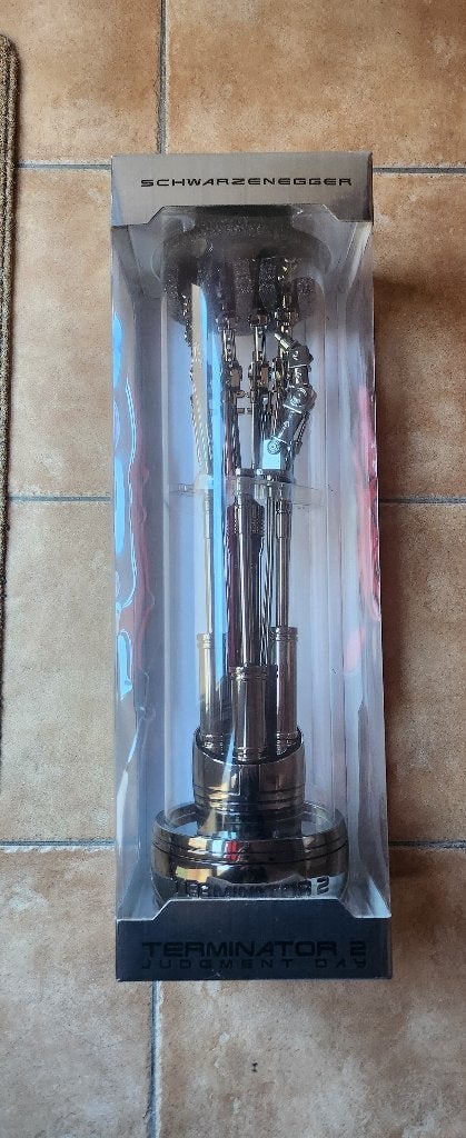 Terminator judgement day endo arm limited collectors edition, Action, Enlèvement ou Envoi, À partir de 16 ans, Neuf, dans son emballage