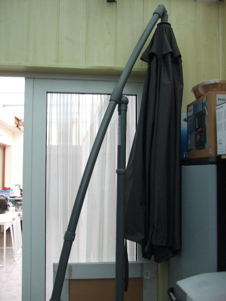 parasol deporté 2M70 orientable complet avec pied et poids, Comme neuf, Enlèvement, 2 à 3 mètres, Parasol sur pied