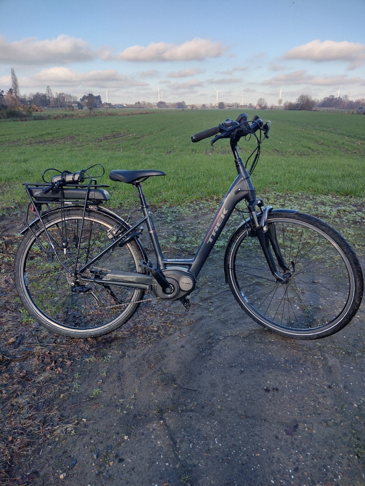 Damesfiets Trek Bosch motor in heel goede staat, Fietsen en Brommers, Ophalen, Versnellingen