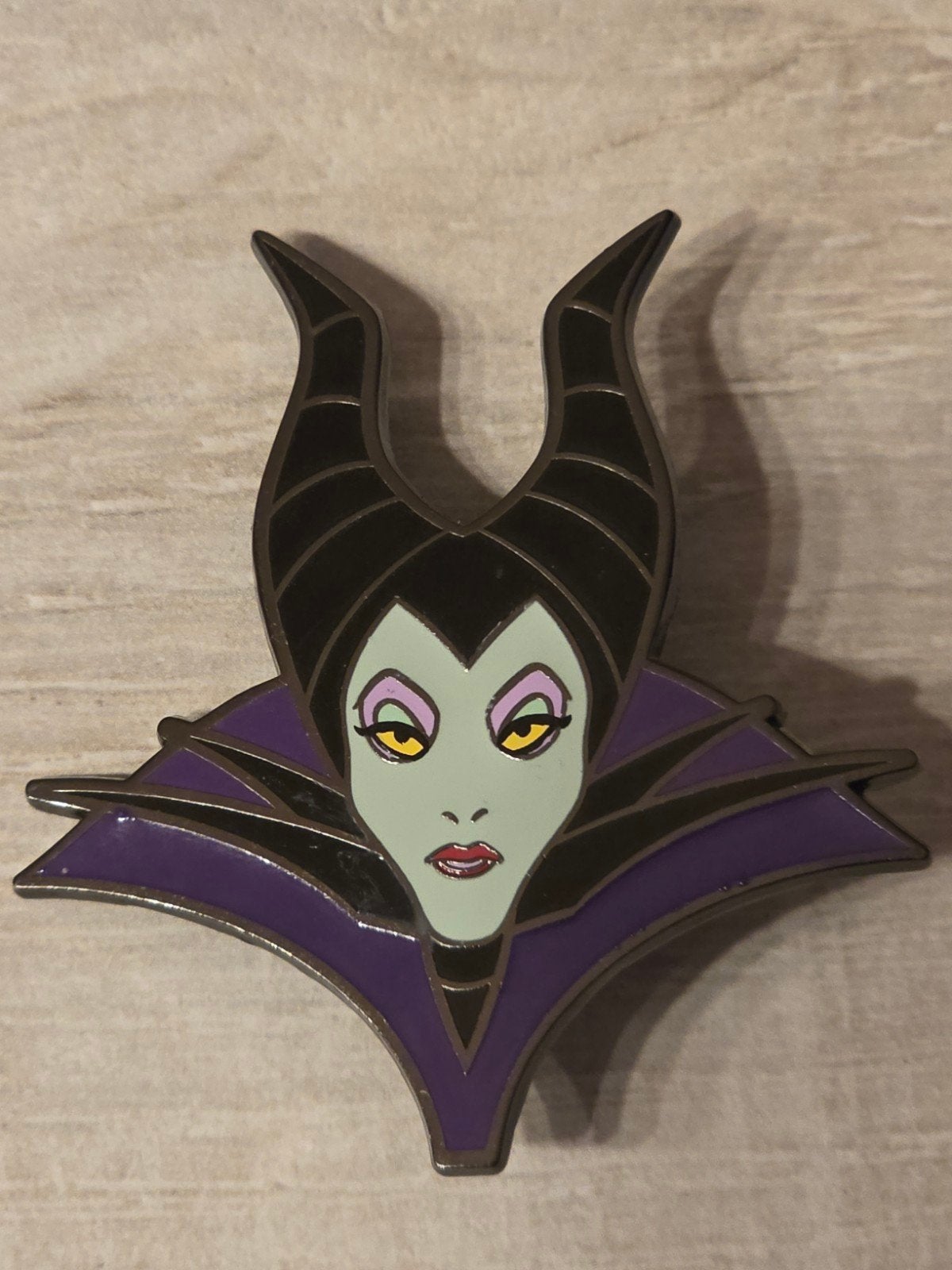 Maleficent Head Pin Disneyland Paris, Ophalen of Verzenden, Sneeuwwitje of Doornroosje, Zo goed als nieuw, Overige typen