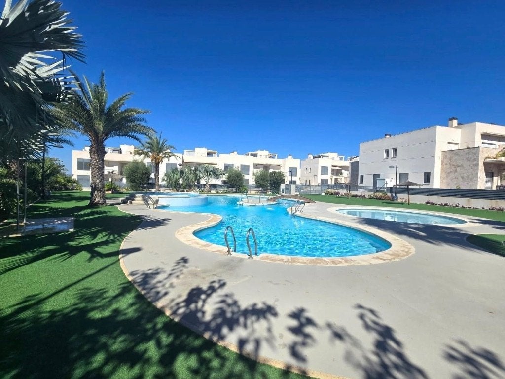 MAISON A LA PLAGE EN ESPAGNE A VENDRE, Immo, 100 m², Ville, Maison d'habitation, TORREVIEJA ALICANTE