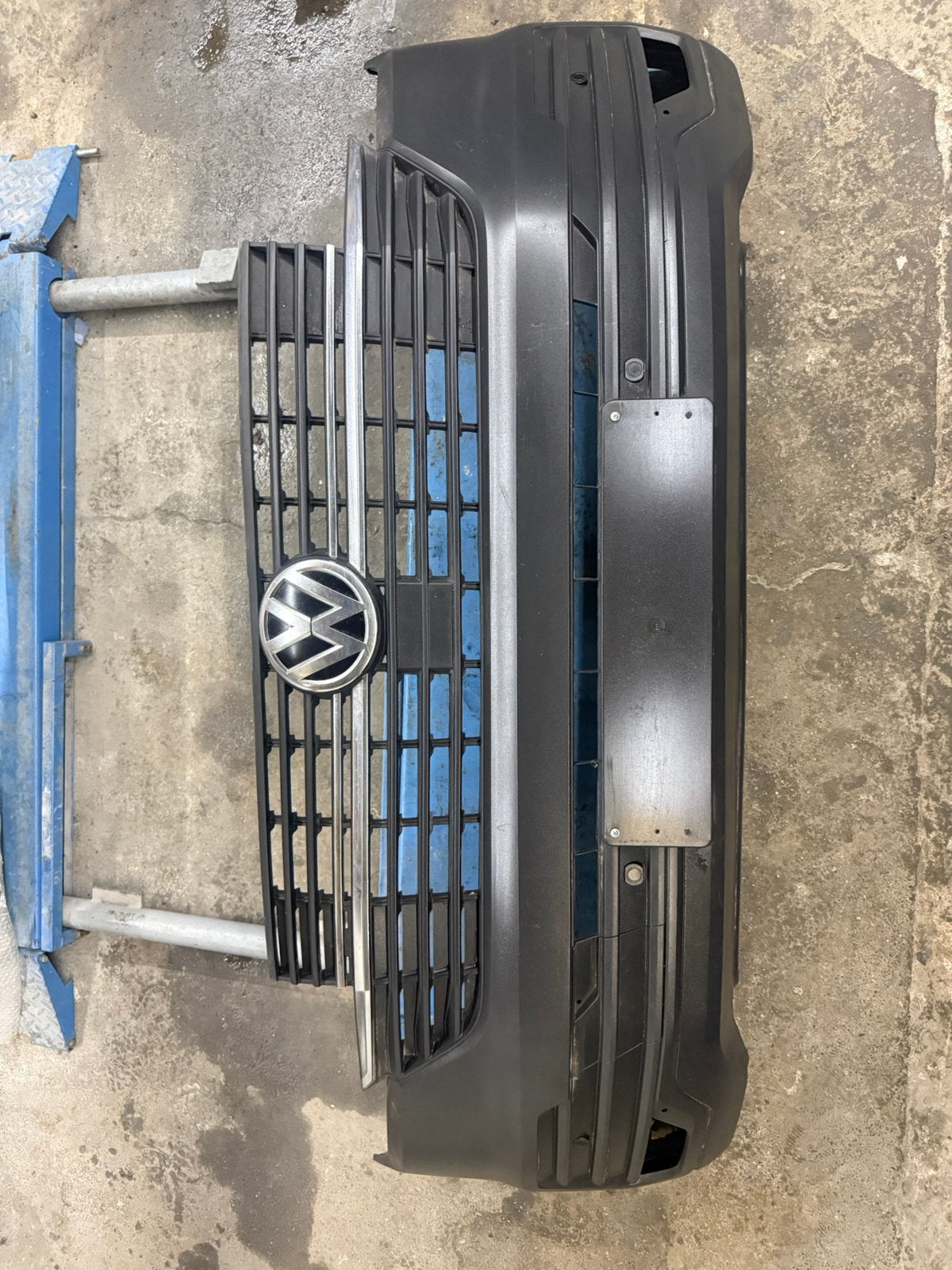 Vw transporter t6 2022 voorbumper grill+sensoren, Auto-onderdelen, Ophalen