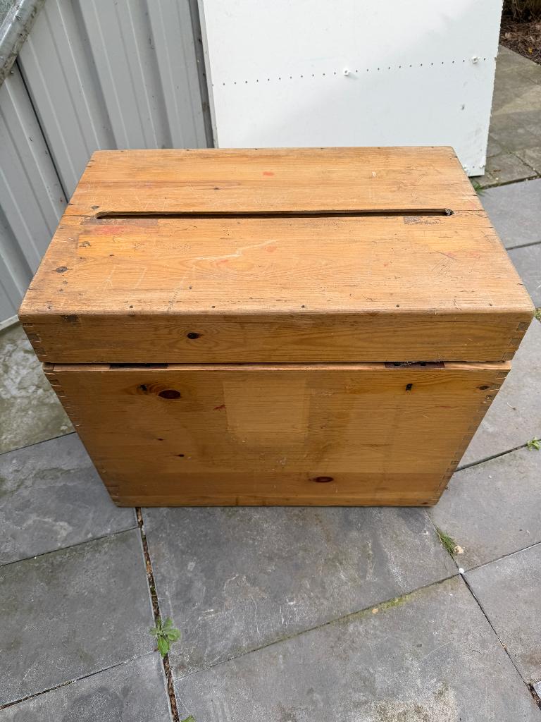 Oude stembus, Ophalen