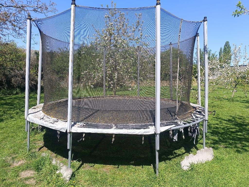 Trampoline à donner ( gratuit) et à venir chercher!, Ophalen, Gebruikt