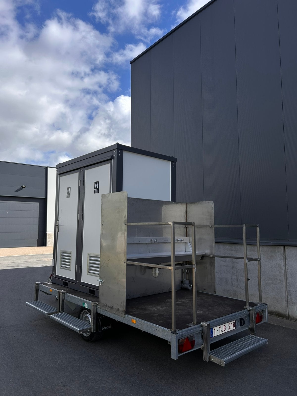 TE KOOP (TOILETWAGEN), Hobby en Vrije tijd, Ophalen, Nieuw