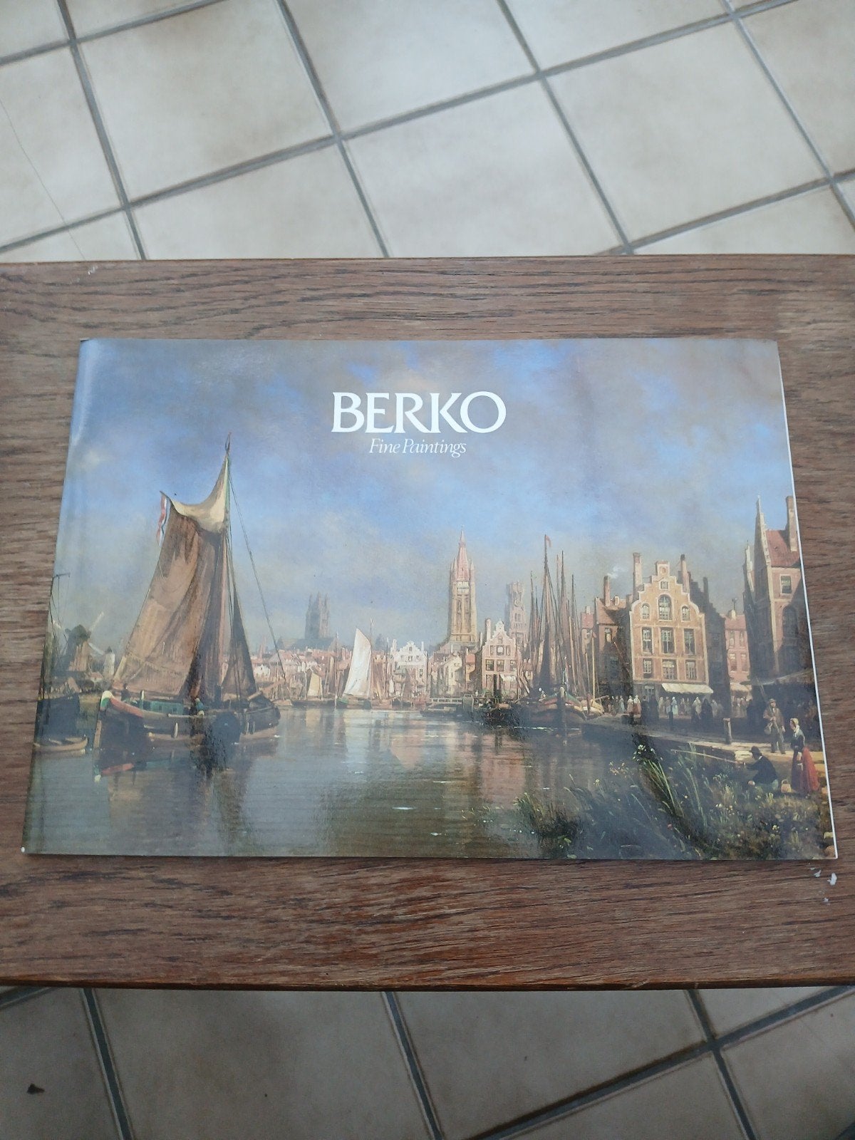 boek met oude schilderijen in, Boeken, Ophalen