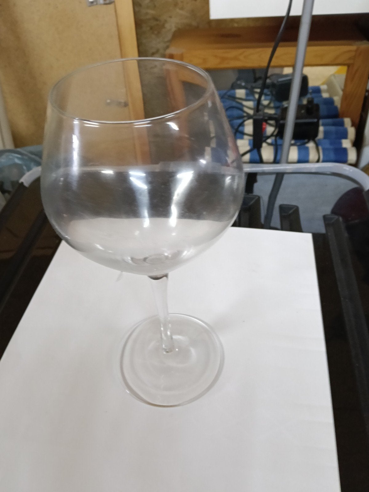 Grote wijnglazen, Ophalen