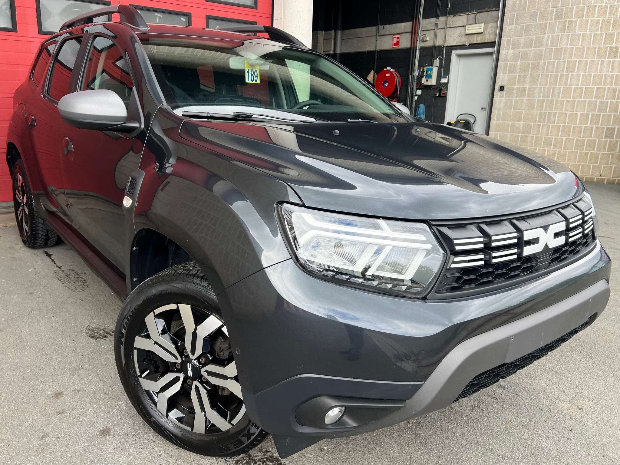 Dacia Duster LPG 1.0 ECO-G Journey + CAMÉRA + NAVI, Autos, Dacia, 1773 kg, Argent ou Gris, Achat, Euro 6