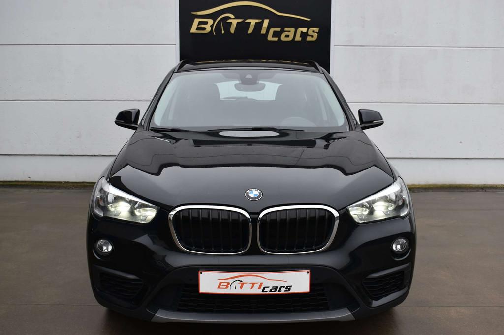 BMW X1 sDrive16dA* Leder Zetelverw* Navi* Camera* CruiseC, Auto's, Lichtsensor, Stof, Gebruikt, 116 pk