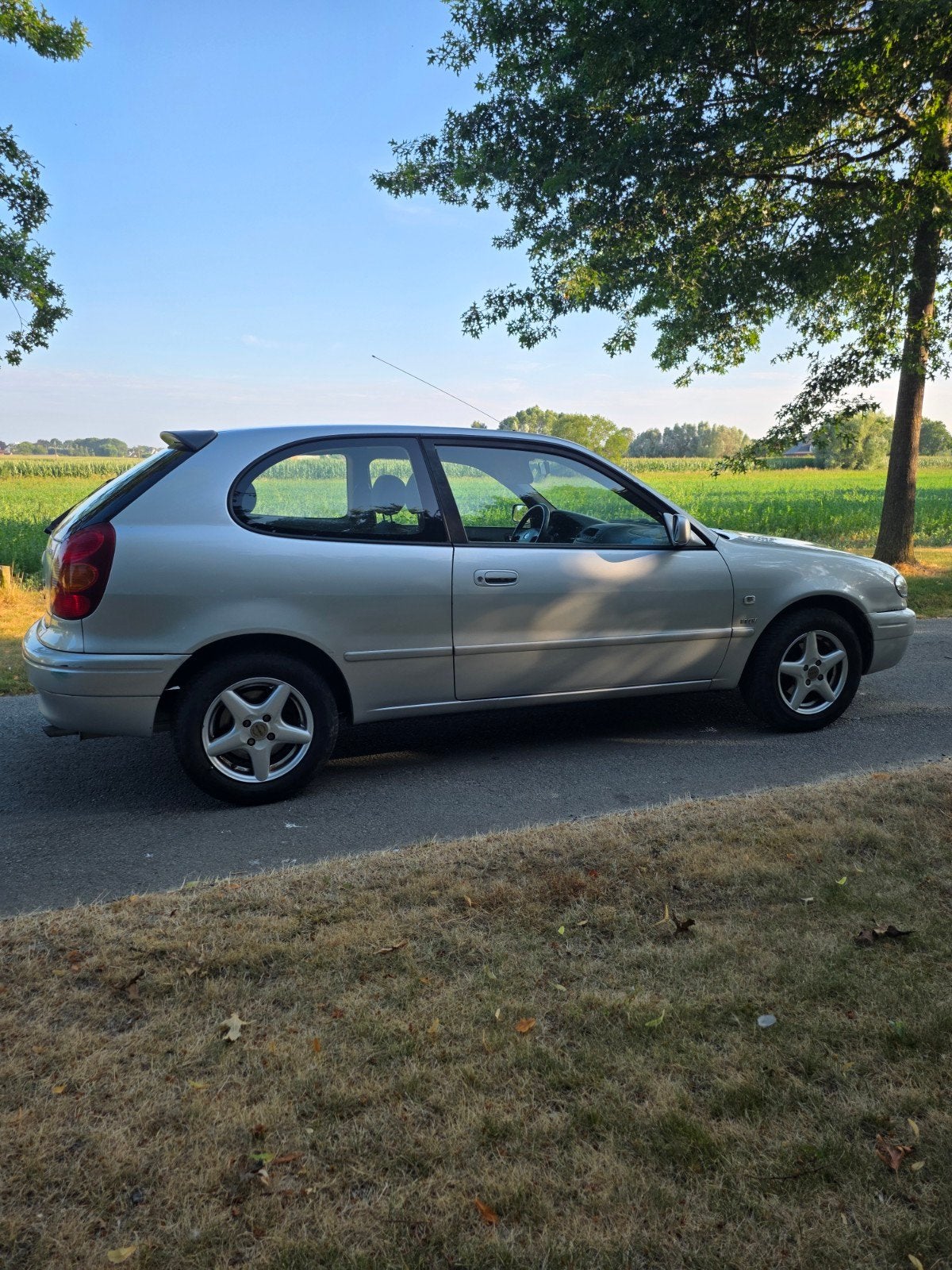 Verzorgde Toyota corolla met weinig kilometers en keuring, Achat, Entreprise, Boîte manuelle, Alarme