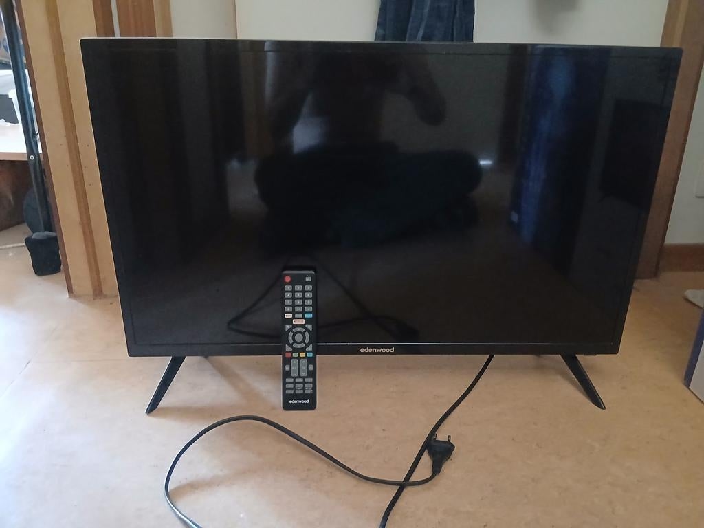 Zwarte edenwood smart tv, Ophalen of Verzenden, Smart TV, Full HD (1080p), Gebruikt