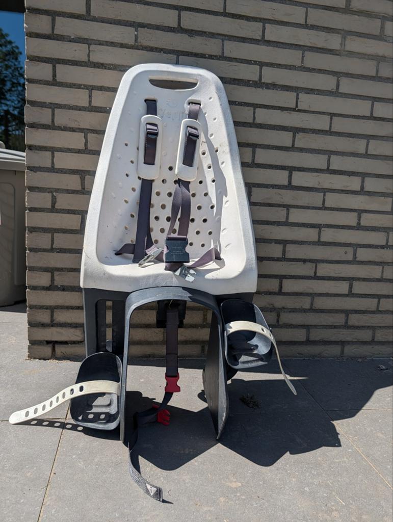 ​Siège vélo THULE YEPP Maxi (Max 22kg) - Witte / Blanc, Vélos & Vélomoteurs, Enlèvement, Repose-pieds