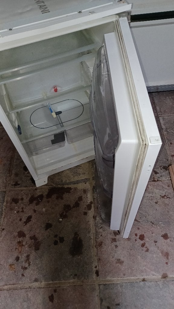 réfrigérateur Whirlpool ARG 570/3, 85 à 120 cm, Sans bac à congélation, Enlèvement, Utilisé