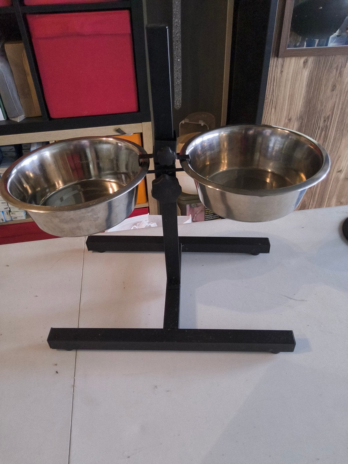 zwarte metalen eet en drinkbak voor honden, Dieren en Toebehoren, Ophalen, Verstelbaar, Zo goed als nieuw