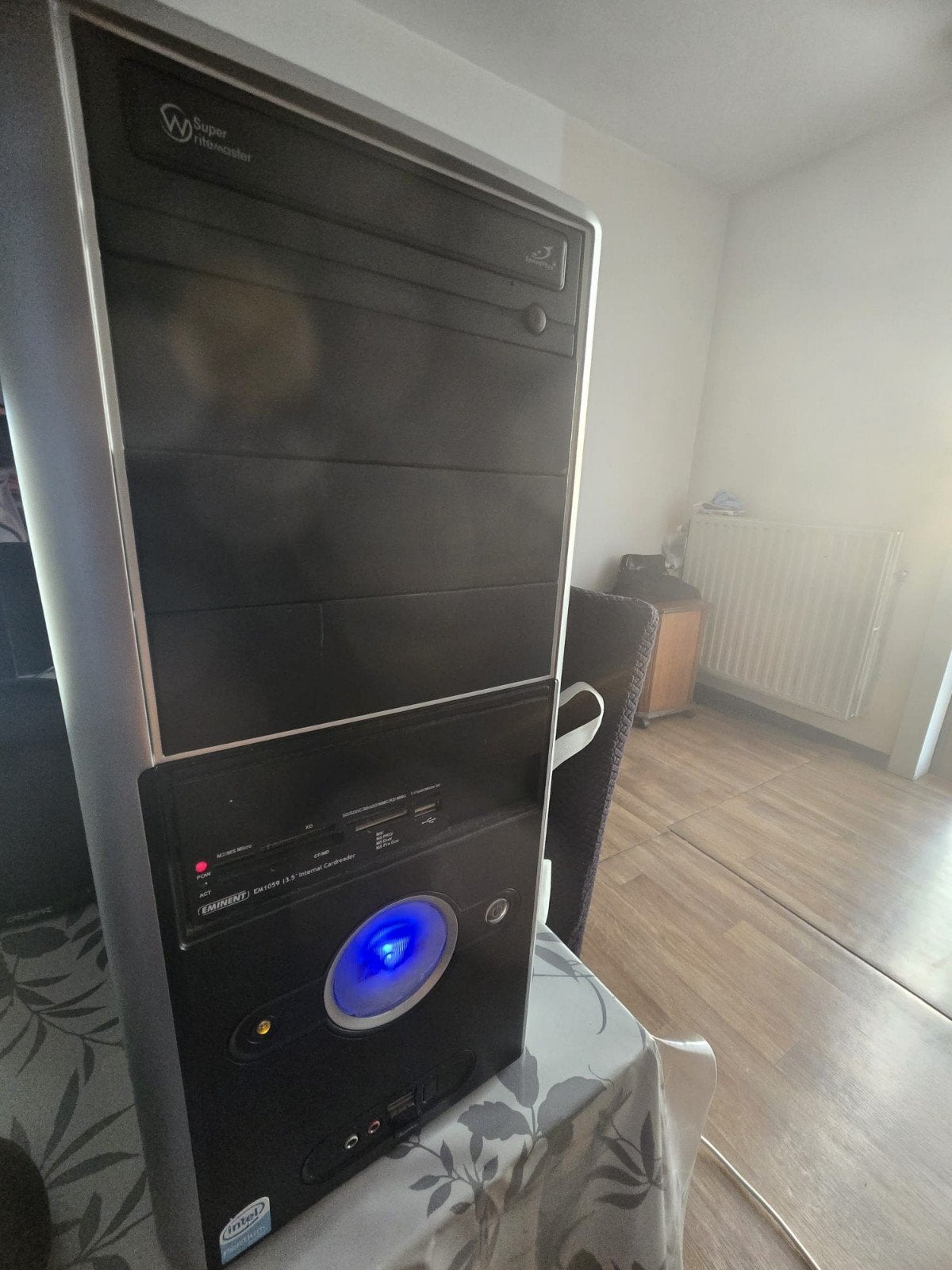 Le PC Acer avec tous les accessoires fonctionne parfaitement, Informatique & Logiciels, Enlèvement, Utilisé, Gaming, 4 GB