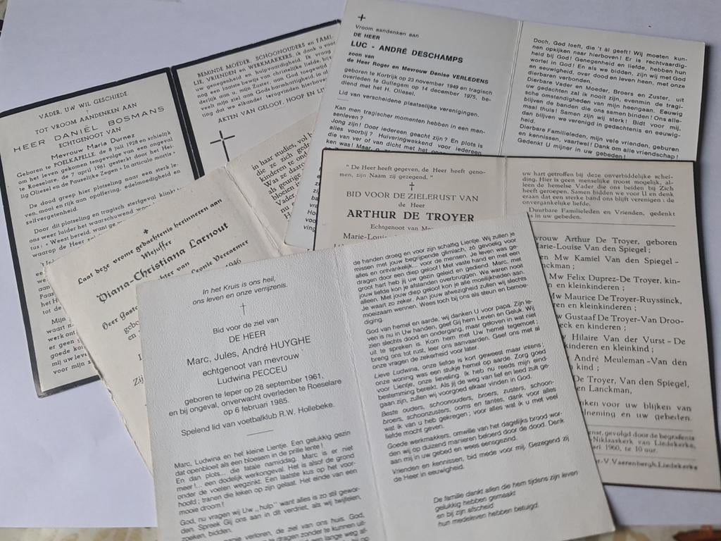 5 cartes de prière en cas d'accident, Collections, Images pieuses & Faire-part, Enlèvement ou Envoi