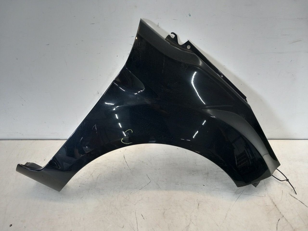 Spatbord rechts voor Ford Fiesta, Onderdelen@venauto.nl, Van der Ven Autorecycling B.V., Ettenseweg 76, 4706 PB Roosendaal, The Netherlands