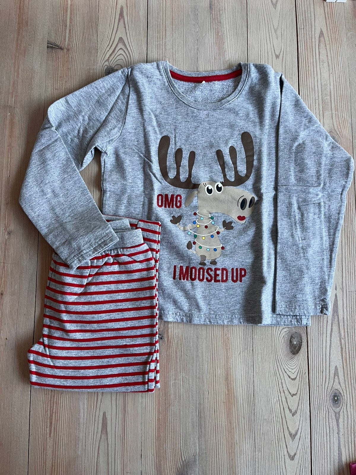Pyjama, maat 128/134, Insua, Ophalen of Verzenden, Zo goed als nieuw, Meisje, Nacht- of Onderkleding