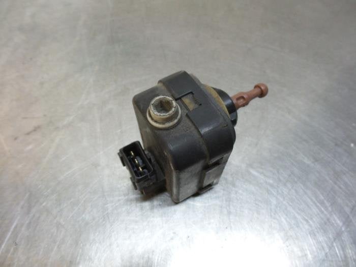 Moteur phare d'un Nissan Micra (Micra 03-), Autos : Pièces & Accessoires, -, Utilisé, -, Nissan