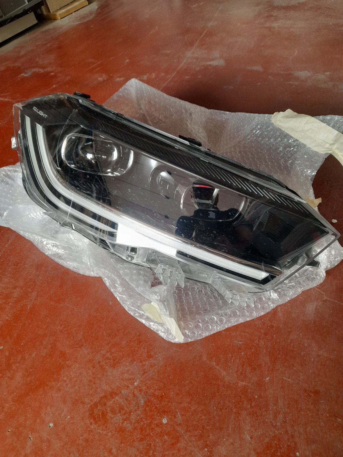 Phare led wv polo  anne 2022 .  Côté droit  2G1.941.036 L, Autos : Pièces & Accessoires, Éclairage, Enlèvement ou Envoi