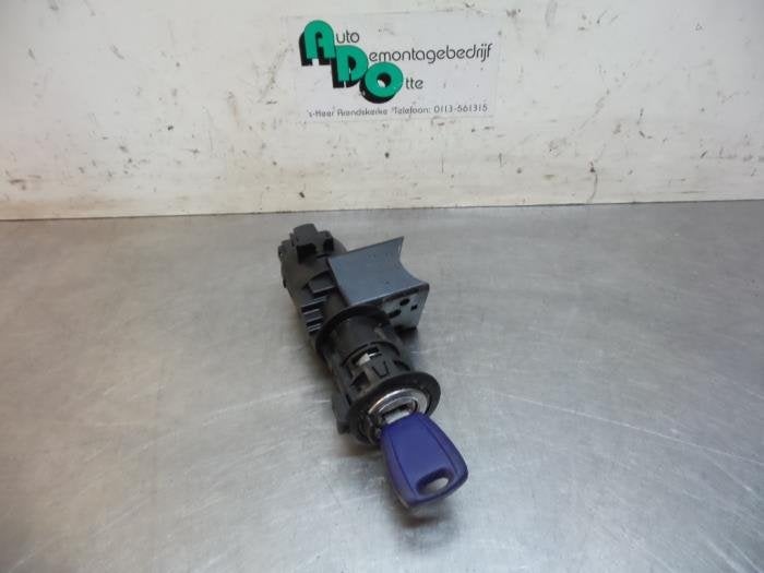 Serrure de contact + clé d'un Fiat Punto (Punto 99-), -, 3 mois de garantie, Utilisé, Fiat