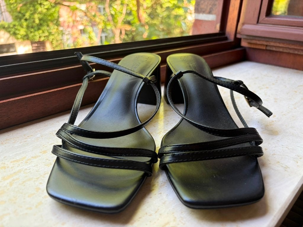 Sandales noires - Taille 39, Vêtements | Femmes, Chaussures, Enlèvement ou Envoi, Primark, Comme neuf, Chaussures basses