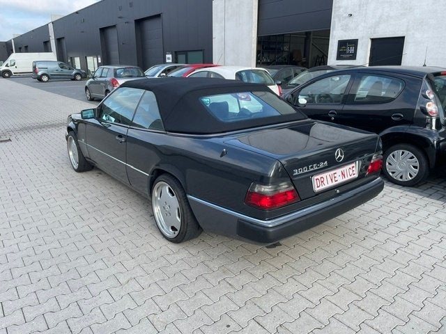 Mercedes 300 W124 Cabriolet, Automaat,Leder,Airco,AMG Velgen, Autos, Cuir, Achat, Entreprise, Carnet d'entretien