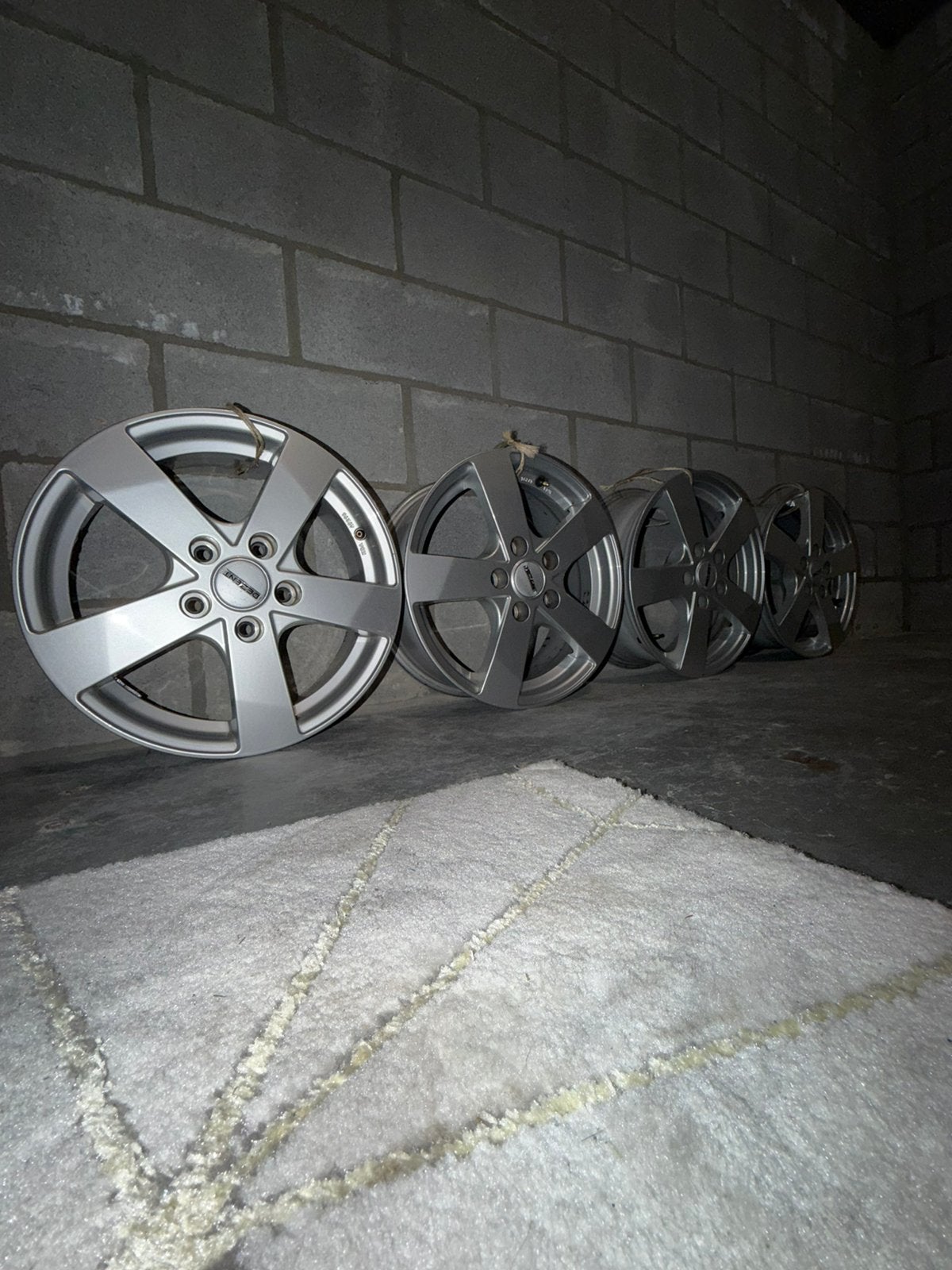DEZENT alu velgen 16” – zeer goede staat – inclusief bouten, Ophalen, Gebruikt