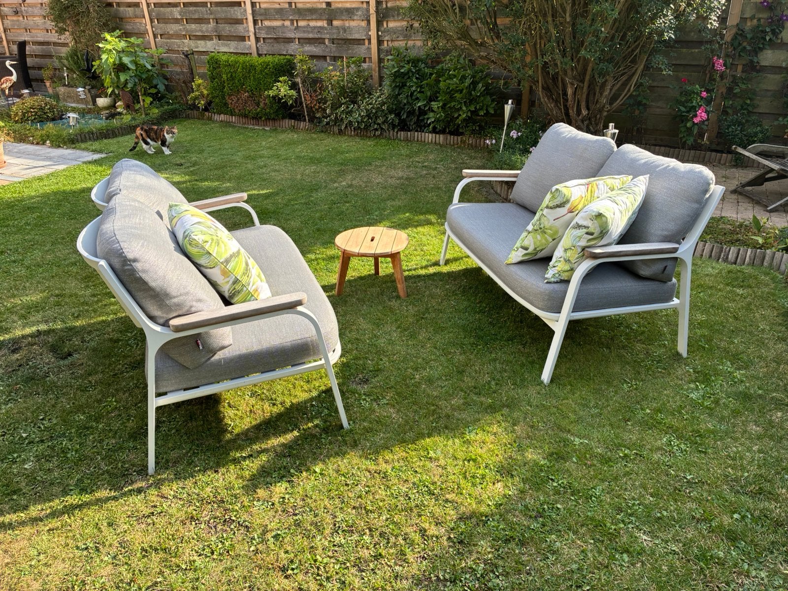 2 x 2-zit wit aluminium met kussens grijs, Tuin en Terras, Ophalen, Zo goed als nieuw, Aluminium