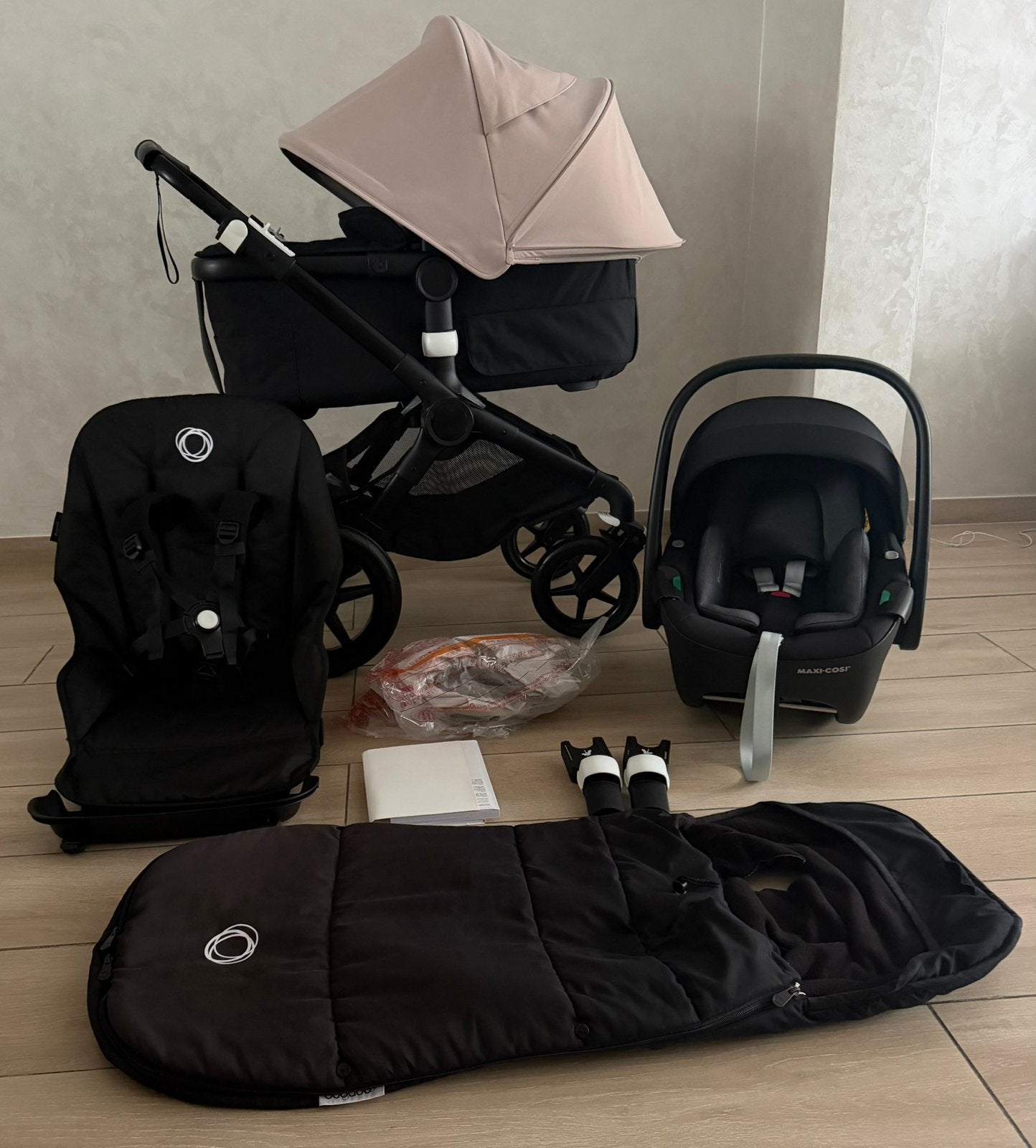 Bugaboo fox 3 Poussette 3 en 1 Bugaboo Fox 3 noir/beige, Enlèvement ou Envoi, Babygeluk, Comme neuf, W
