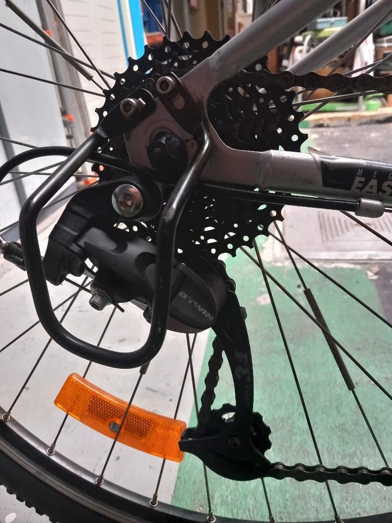 Fiets  B-TWIN, Fietsen en Brommers, Velgrem, Versnellingen, Zo goed als nieuw, Ophalen