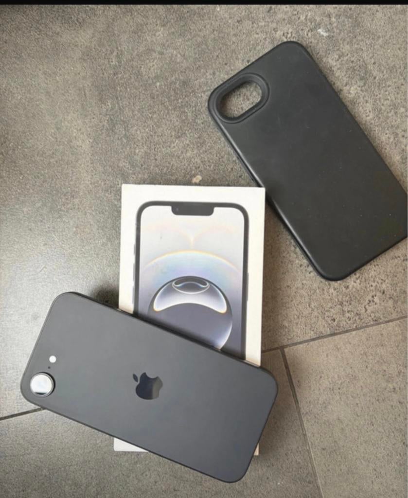 Iphone 16e-128gb 99% batterijcapaciteit, Telecommunicatie, Mobiele telefoons | Apple iPhone, Ophalen, Zo goed als nieuw, IPhone 16e