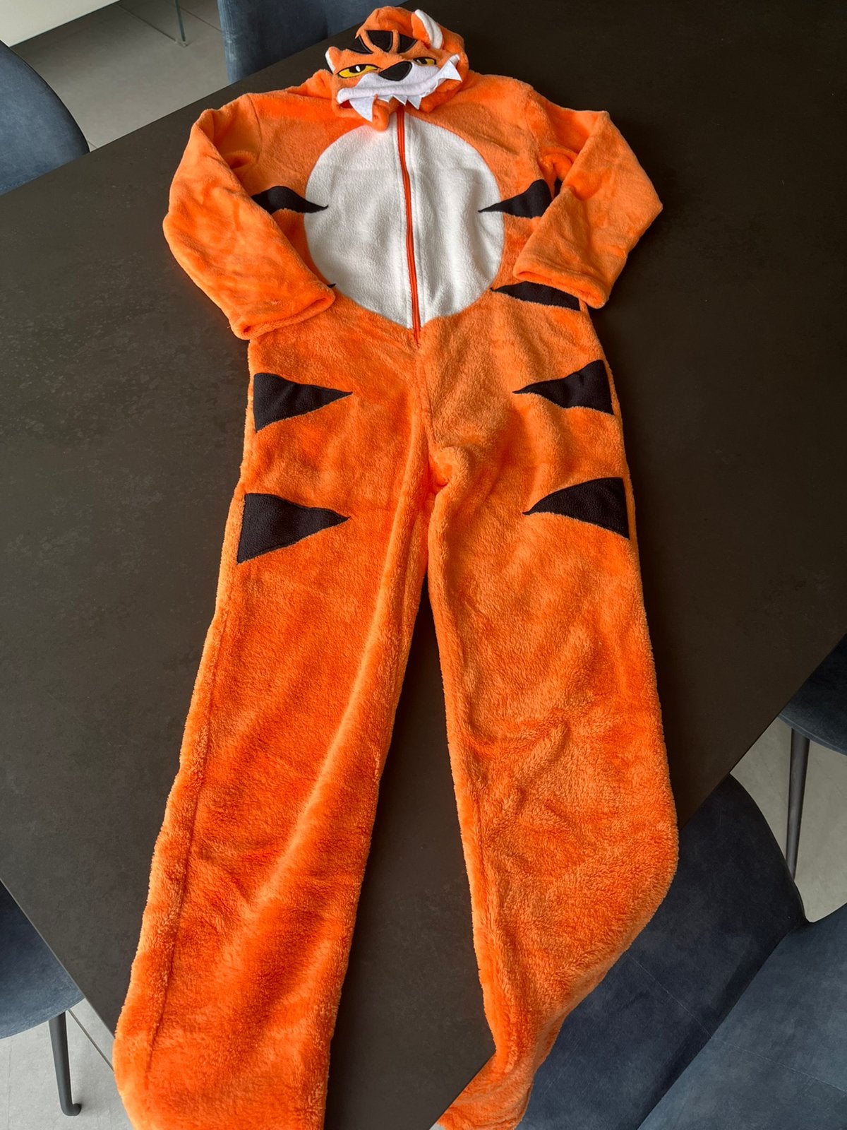 Tijger onsie maar 134/140. Zeer goede staat., Kinderen en Baby's, Kinderkleding | Maat 134, Ophalen of Verzenden, Gebruikt, Jongen of Meisje